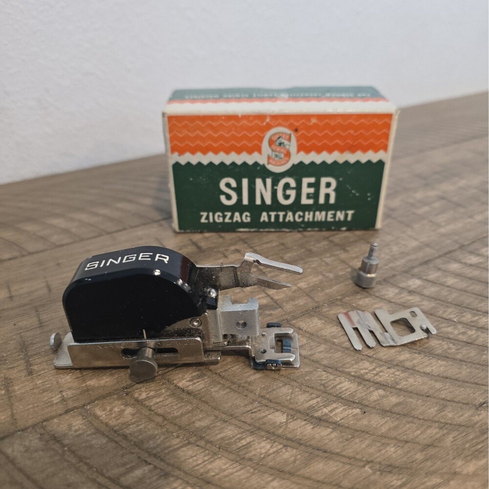 Vintage Singer Zigzag Attachment No. 160620 Sewing Machine Foot w/ Original Box